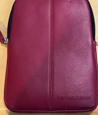 Red Wilsons Leather zip tablet and e-reader sleeve vertical center seam Detail picture