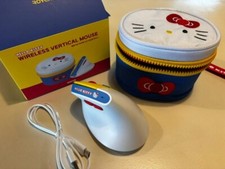 Sanrio Characters Ergonomics Vertical Wireless Mouse + Character Pouch Set picture