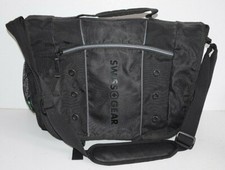 The Jett Swiss Gear Black Padded Laptop Shoulder Messenger Bag 15