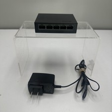TP-Link LS1005G LiteWave 5-Port 10/100/1000Mbps Gigabit Ethernet Desktop Switch picture