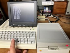 Apple 5.25 Drive A9M0107 Floppy Disk Drive with original box - Excellent picture