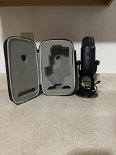 Blue Yeti X USB Microphone with travel case picture