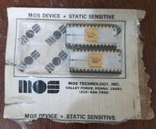 LOT OF 2 MOS MCS1004 O772A Vintage CPU NOS MOS TECHNOLOGY picture