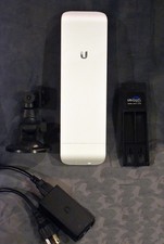 Ubiquiti NanoStation M2 XW 2.4GHz airMAX CPE Wireless Access Point w/ Mount Kit picture