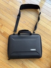 Thule 3204936 Gauntlet MacBook Pro Attache 16