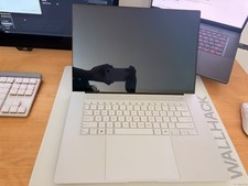 ASUS Zenbook S 16 UM5606WA Ryzen AI 9 365 24GB 3K OLED For Parts Display Fault picture