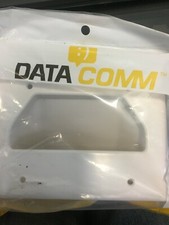 Datacomm Electronics 45-0003-WH 3 gang Recessed Low Voltage Cable Plate white  picture