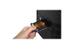 Icy Dock EZConvert MB705M2P-B M.2 NVMe Ssd to 2.5 U.2 Adapter Black m.2 NVMe PCI picture