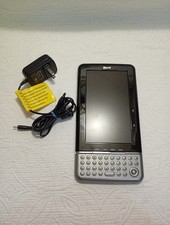 The Sharper Image Literati Wireless 7 In Screen E-Book Reader Working picture