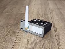 Ubiquiti SuperLink 1U Rack Mount With 90 Degree SMA Adapter picture
