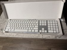 Apple Wired Keyboard USB Plug In Numeric Keypad Aluminum Model A1243 Low Profile picture