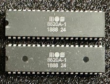 8520A-1 MOS/CSG ODD EVEN (x2) from an AMIGA 500 rev.5 #18 88 picture