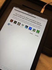 Kindle Fire HD 10 (11th Gen) T76N2B 10” Tablet BROKEN SCREEN picture