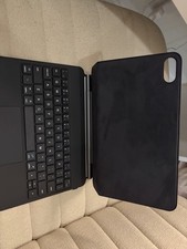 runelk Magnetic Keyboard Folio Case w/ Touchpad for iPad 10th/11th 10.9