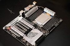 GIGABYTE X399 Designare motherboard with AMD Threadripper 2950X - combo picture