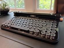 Fineday Mechanical Keyboard 3.0 - Outemu Blue switches, Bluetooth, great cond. picture