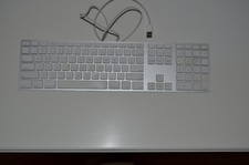 Apple A1243 2007 White Wired Keyboard for IMAC picture