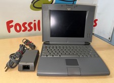 Apple Macintosh Mac PowerBook 520 M4880 Laptop  (Series 500) w/Power Adapter picture