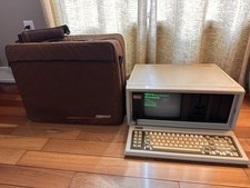 COMPAQ PLUS Model 101709 Portable Desktop Computer Vintage With Compaq Bag. picture