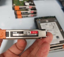 EMC 005051368 005051367 1.2TB 10K 12Gb SAS 2.5'' UNITY DAE VMAX HARD DRIVE HDD picture