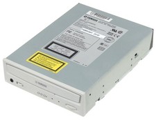YAMAHA CRW8424S 50-PIN SCSI CD-RW 8X/4X/24X picture