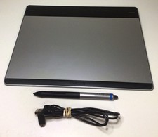 Wacom Intuos Pen And Touch Medium Pen Tablet CTH 680 With Pen USB Cable picture